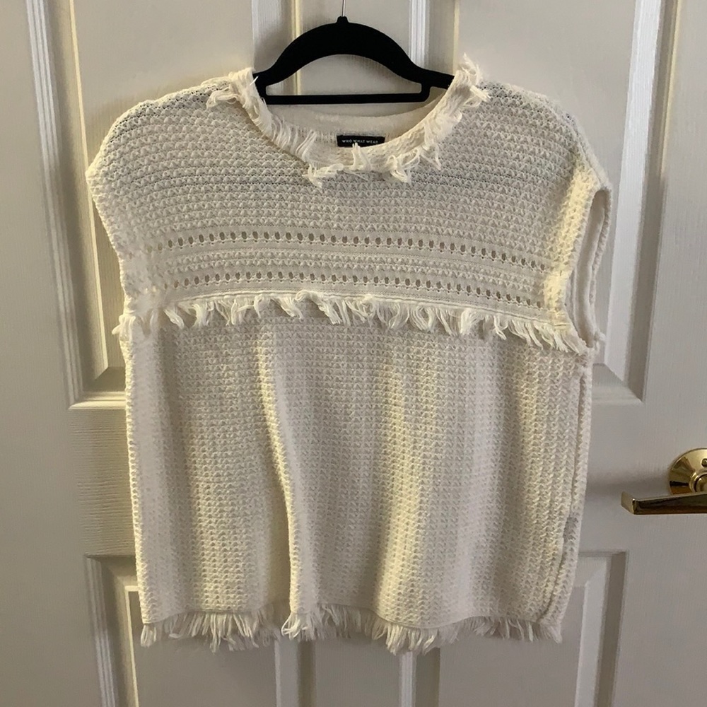 WHO WHAT WEAR Sleeveless Sweater Vest